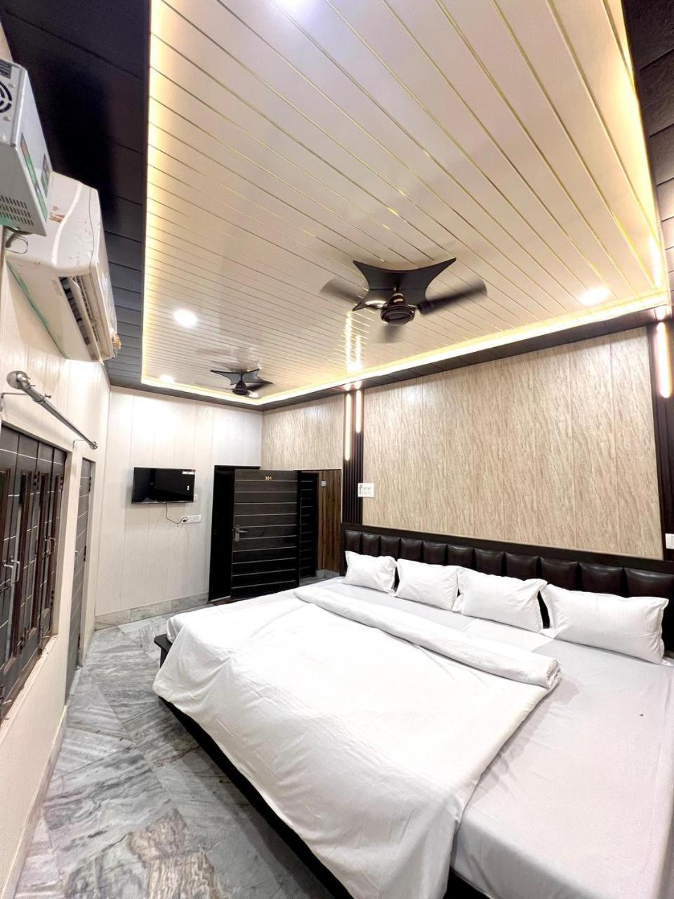 Durga P Guest House Near Harishchandra Ghat Varanasi Eksteriør bilde